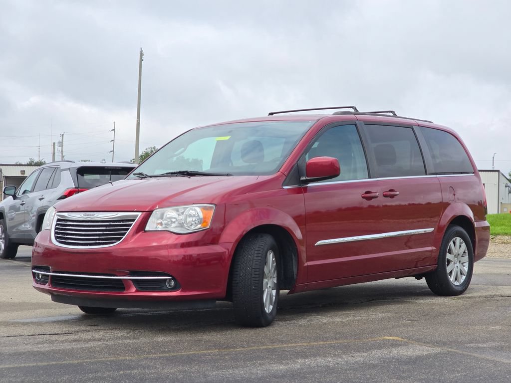 Used 2016 Chrysler Town & Country Touring FWD image 24