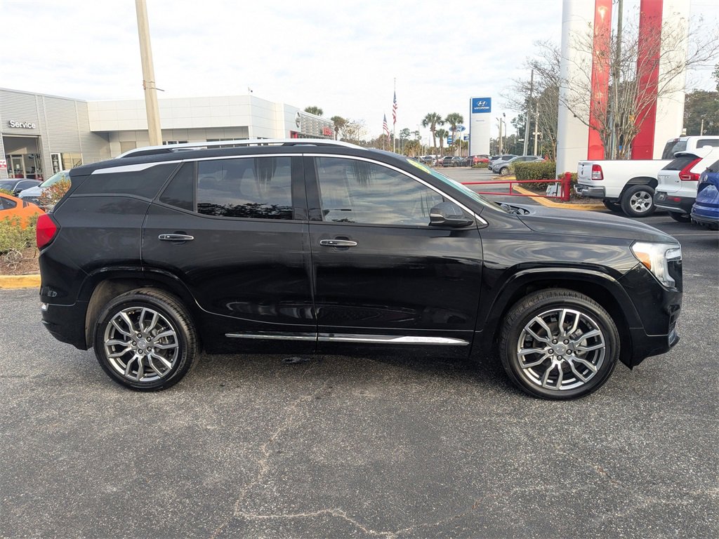 Used 2023 GMC Terrain Denali image 3