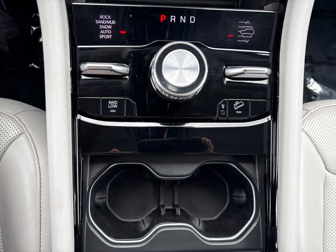 Used 2023 Jeep Grand Cherokee Overland AWD/4WD image 25