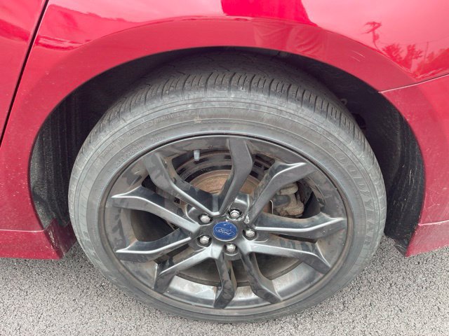 Used 2018 Ford Fusion SE w/ Equipment Group 201A FWD image 6