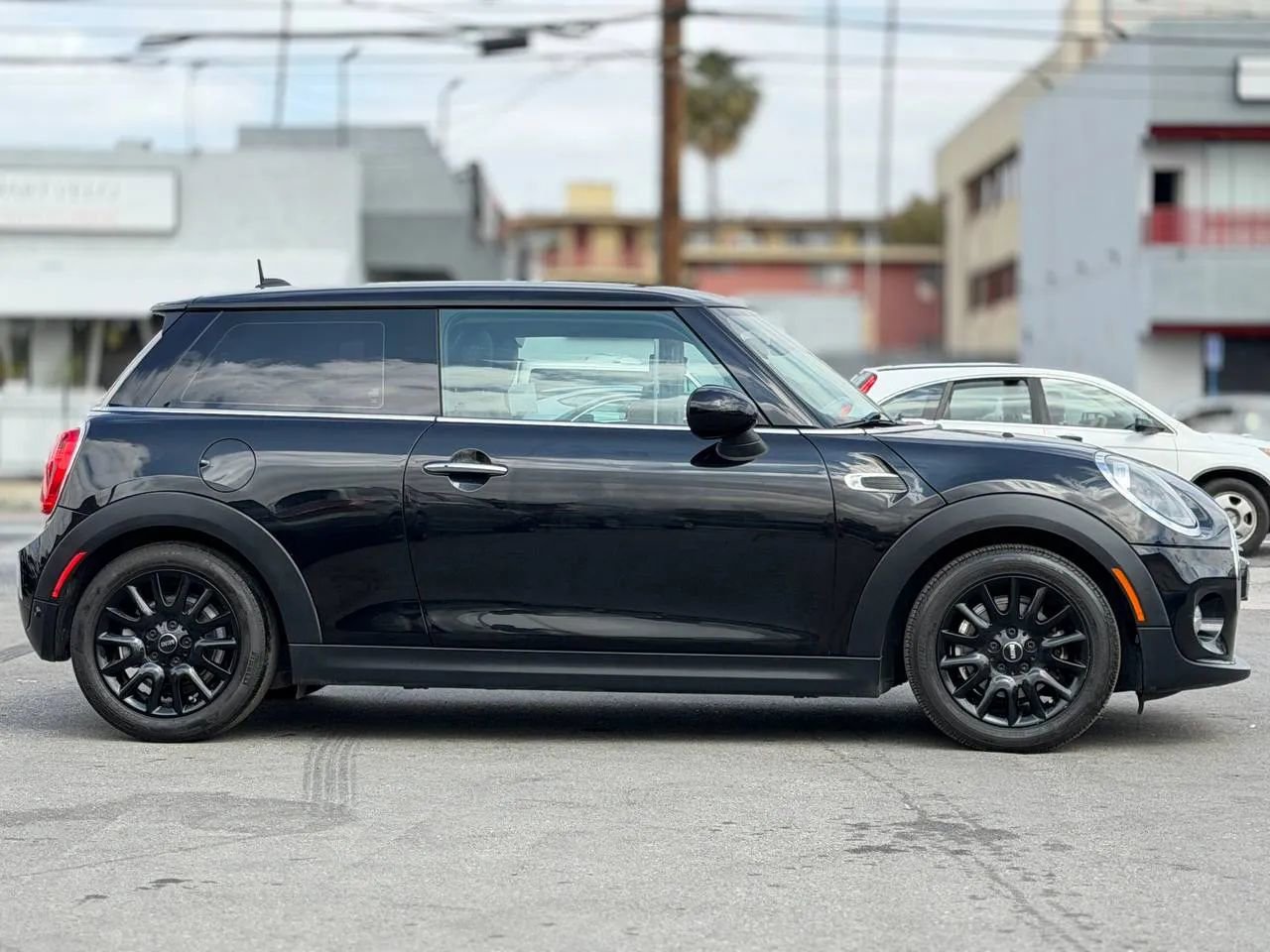 Used 2019 MINI Cooper 2-Door Hardtop image 17