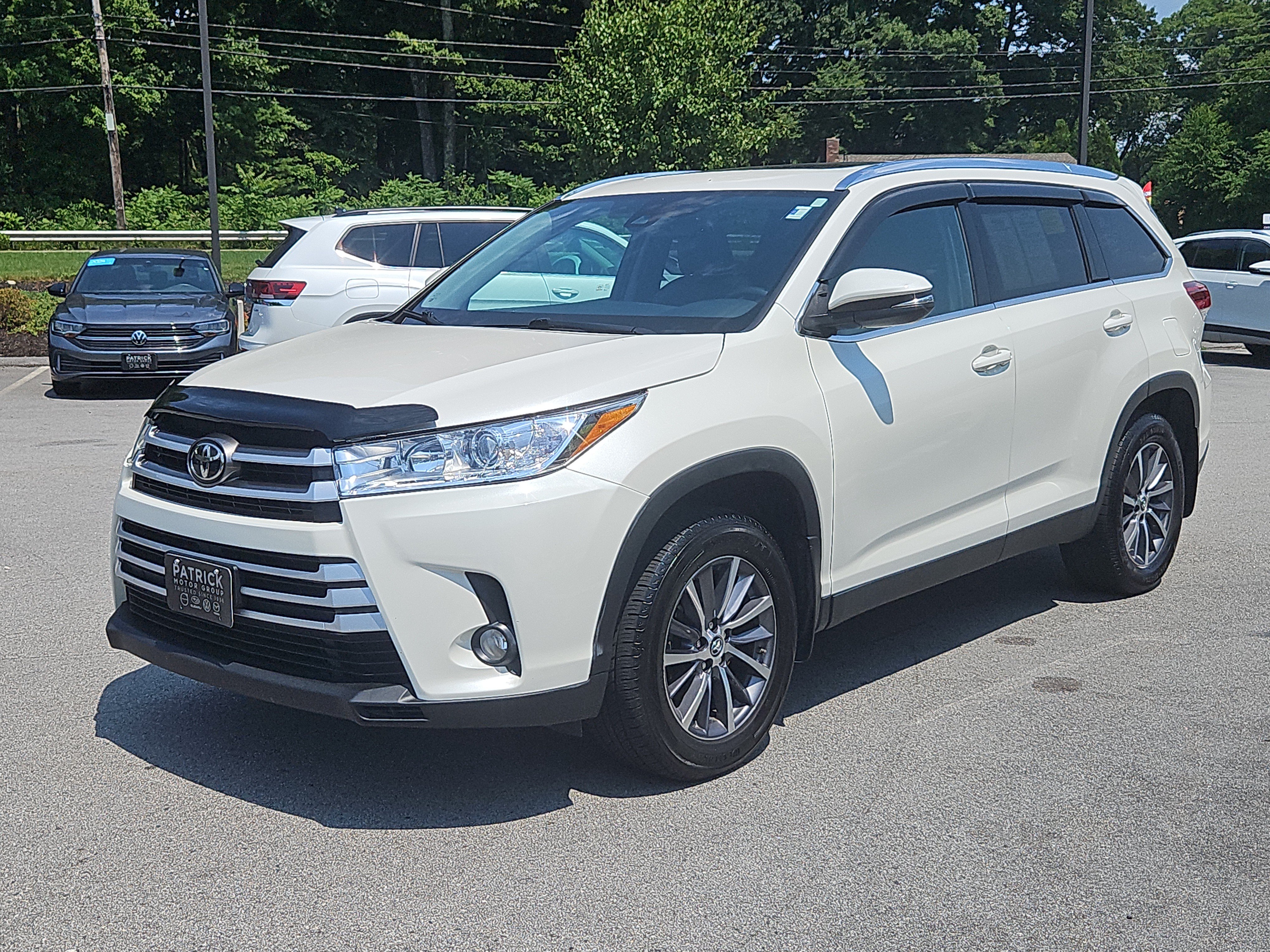 Used 2019 Toyota Highlander XLE AWD/4WD image 3
