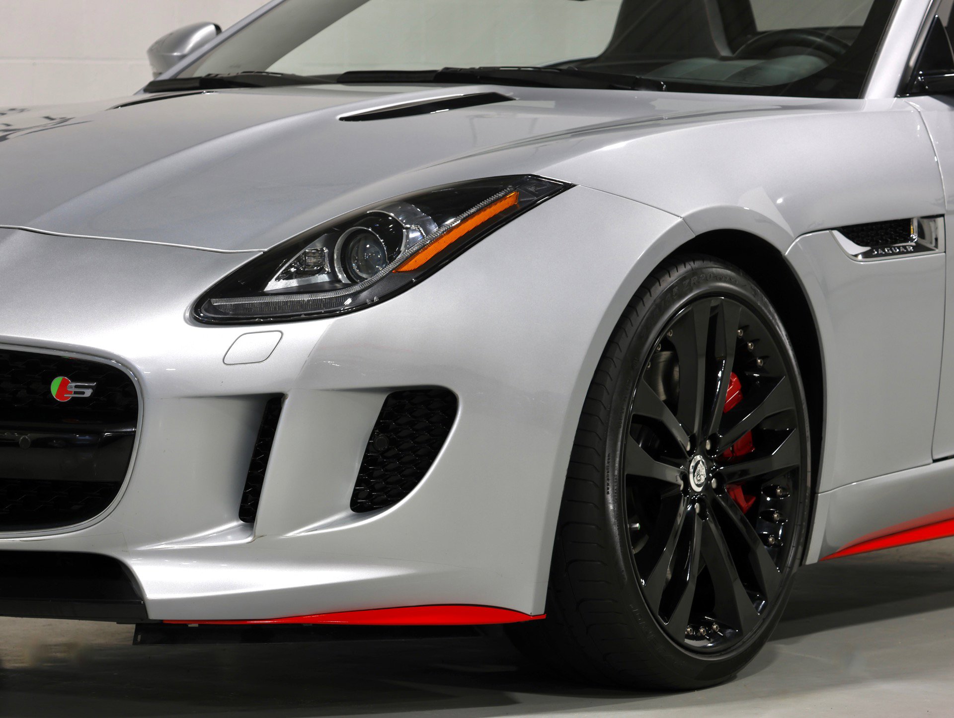 Used 2014 Jaguar F-TYPE S image 30
