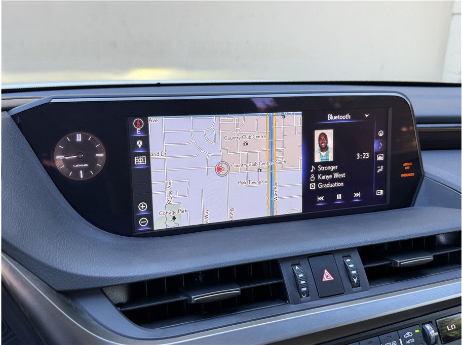 Used 2019 Lexus ES 300h w/ Premium Package FWD image 16