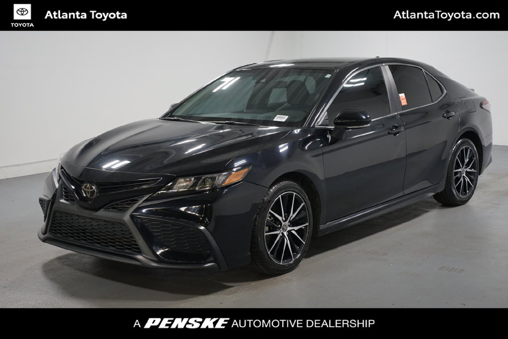 Used 2022 Toyota Camry SE FWD image 1