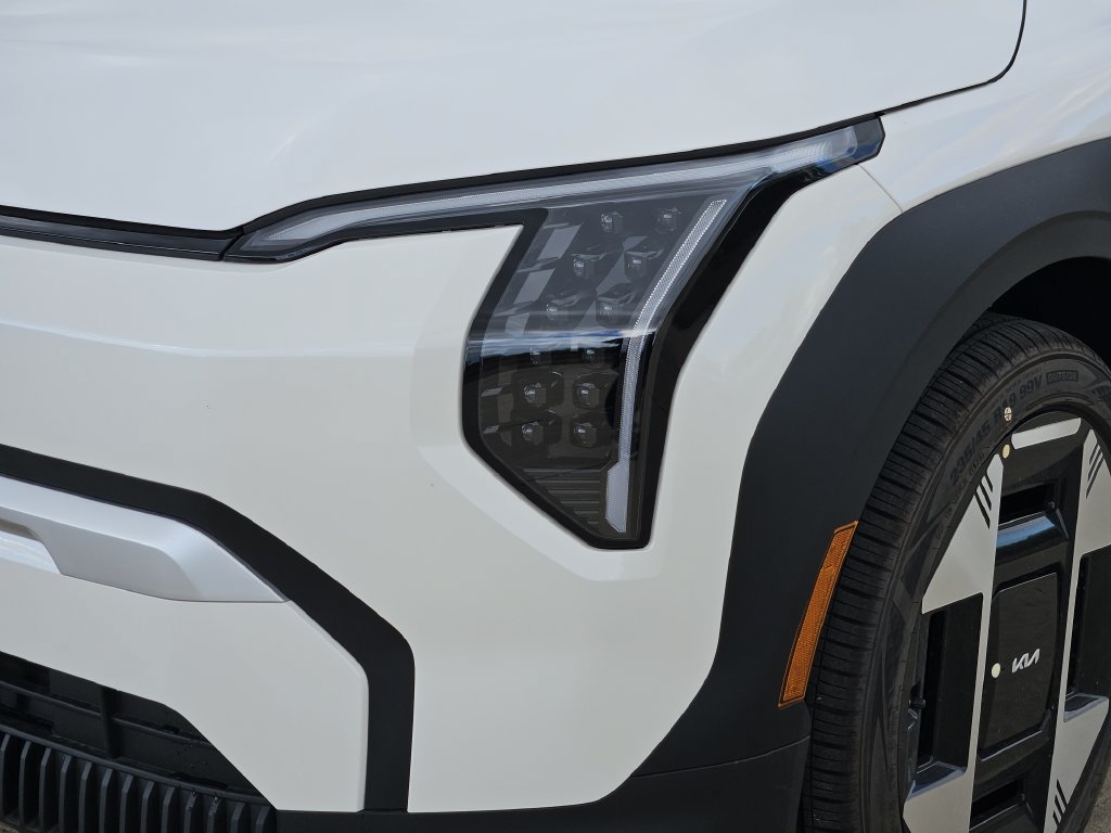 New 2027 Kia EV3 Wind AWD/4WD image 8