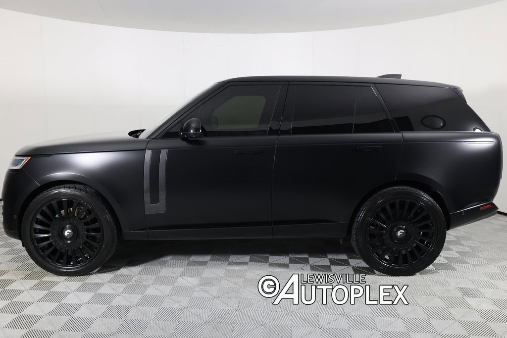 Used 2023 Land Rover Range Rover SE image 8