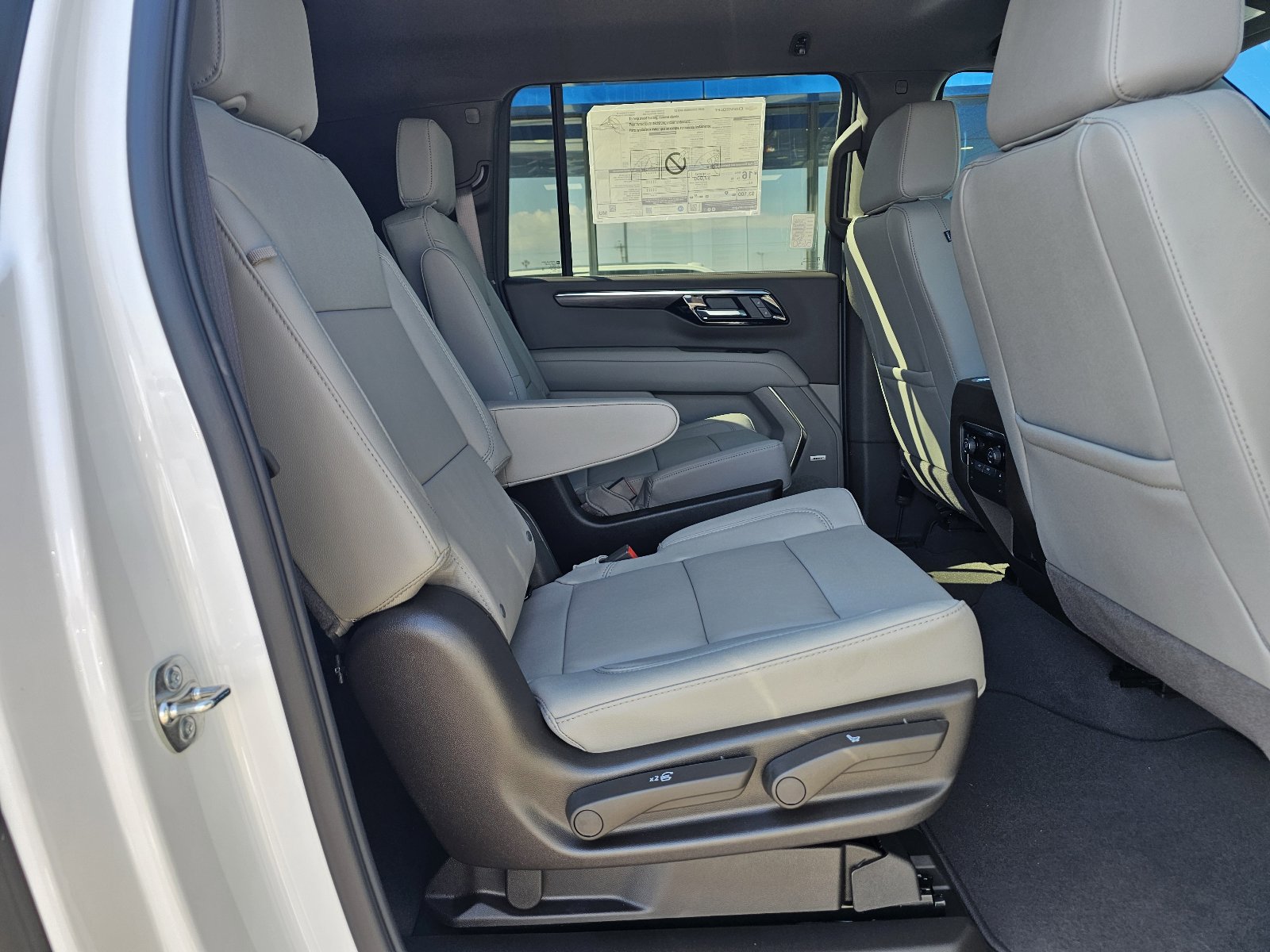 New 2026 Chevrolet Suburban LT w/ Comfort Package image 11
