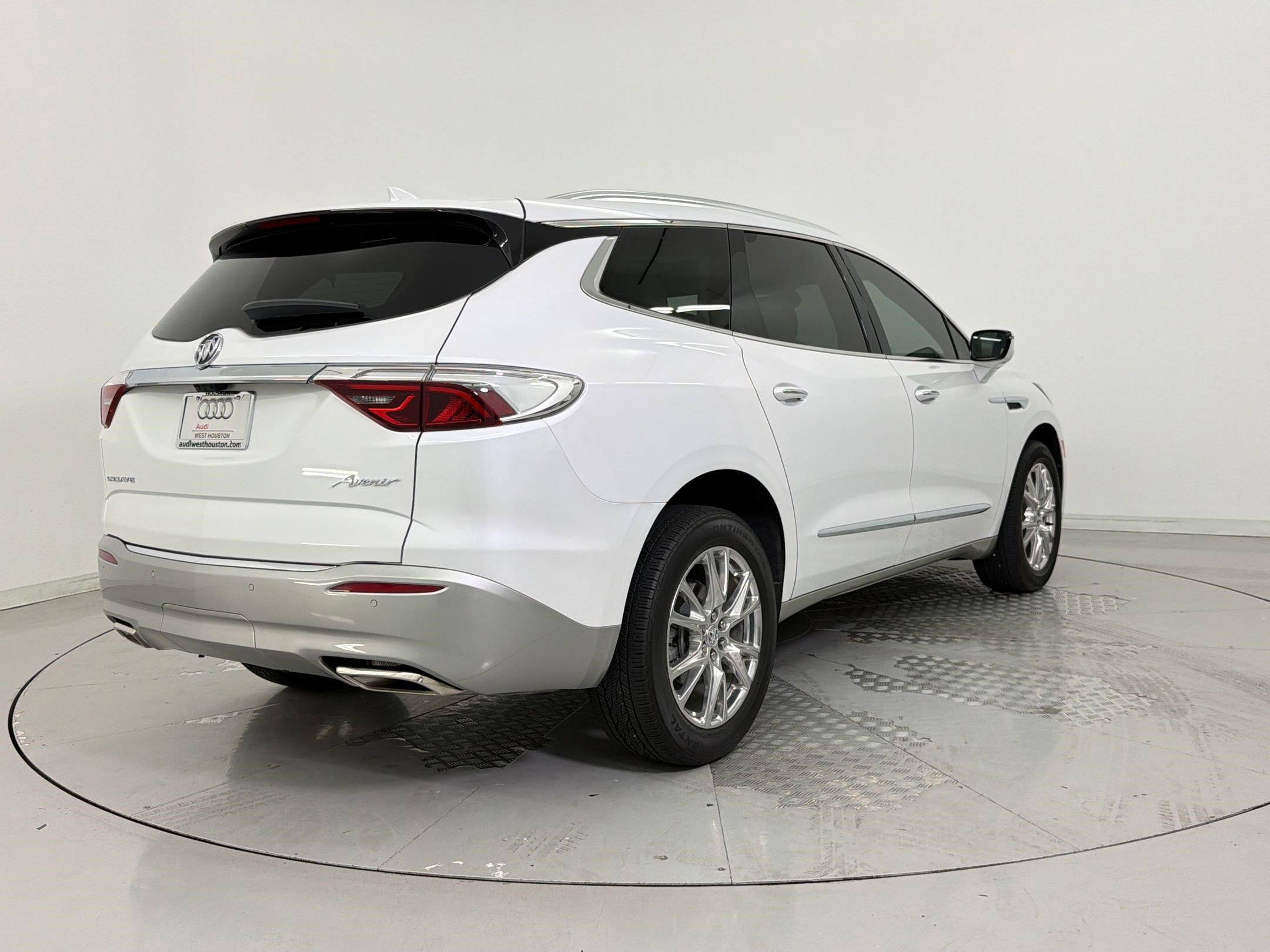Used 2023 Buick Enclave Premium w/ Experience Buick Package FWD image 9