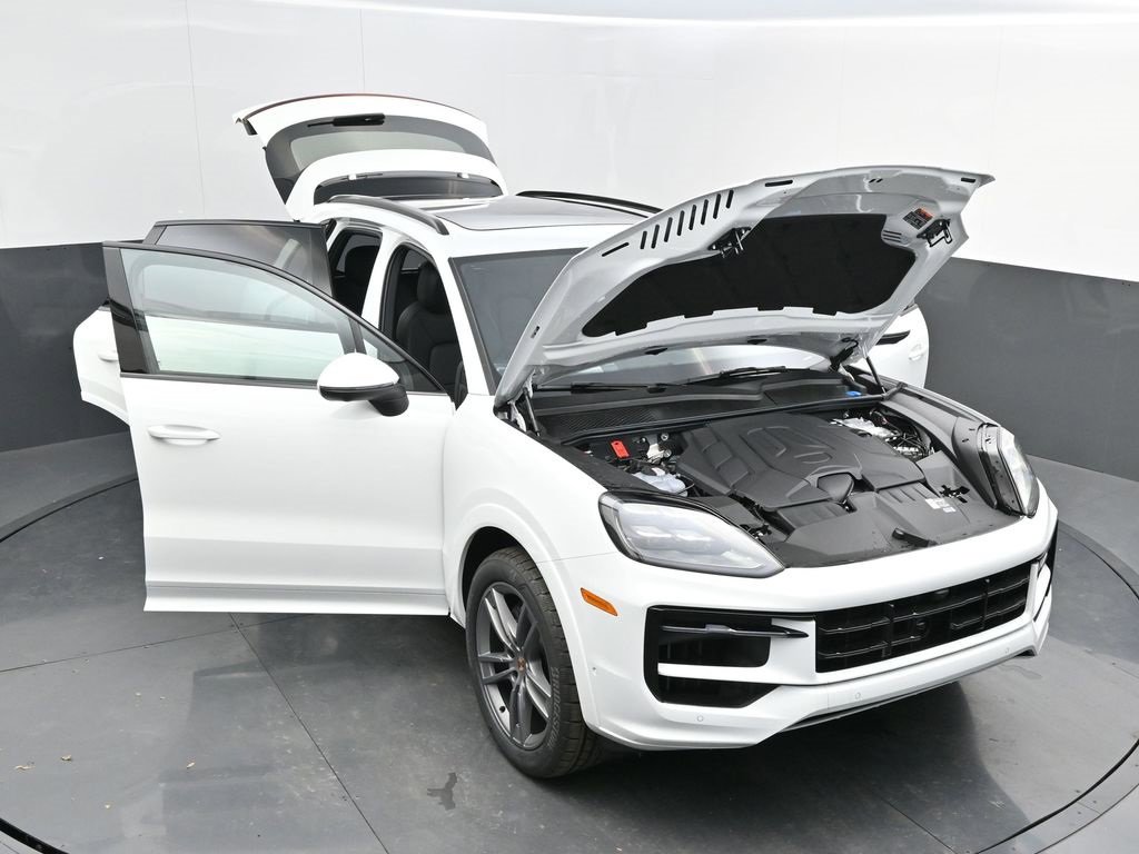 New 2025 Porsche Cayenne image 47