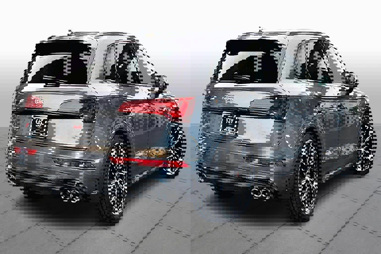 Used 2021 Audi SQ5 Premium Plus w/ Premium Plus Package image 11