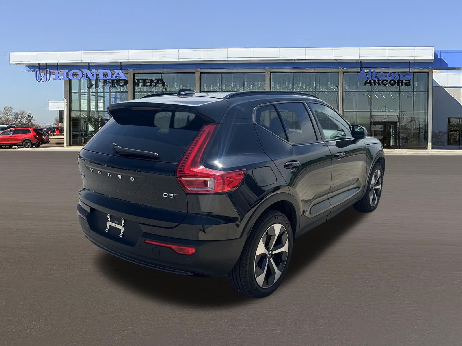 Used 2026 Volvo XC40 B5 Plus AWD/4WD image 4