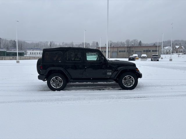 Used 2018 Jeep Wrangler Unlimited Sahara w/ Cold Weather Group image 6