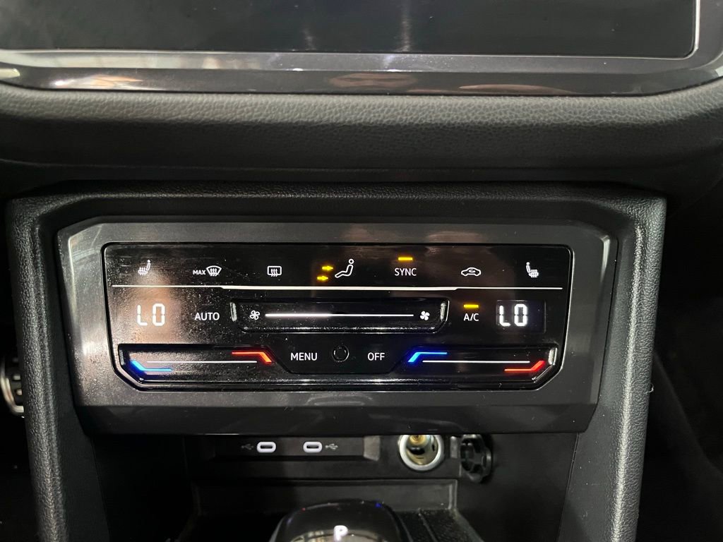 Certified 2024 Volkswagen Tiguan SE R-Line FWD image 17