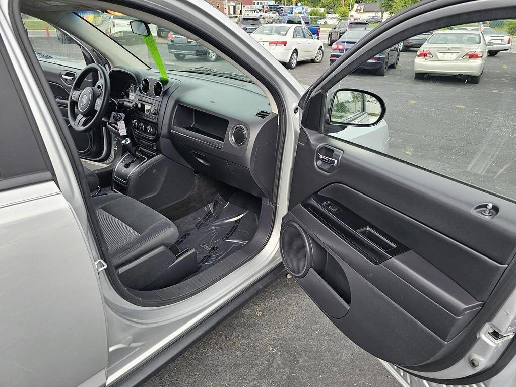 Used 2013 Jeep Compass Sport image 6