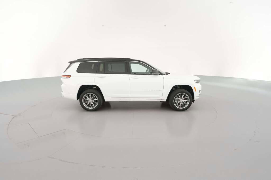 New 2025 Jeep Grand Cherokee L Summit w/ Luxury Tech Group V image 14