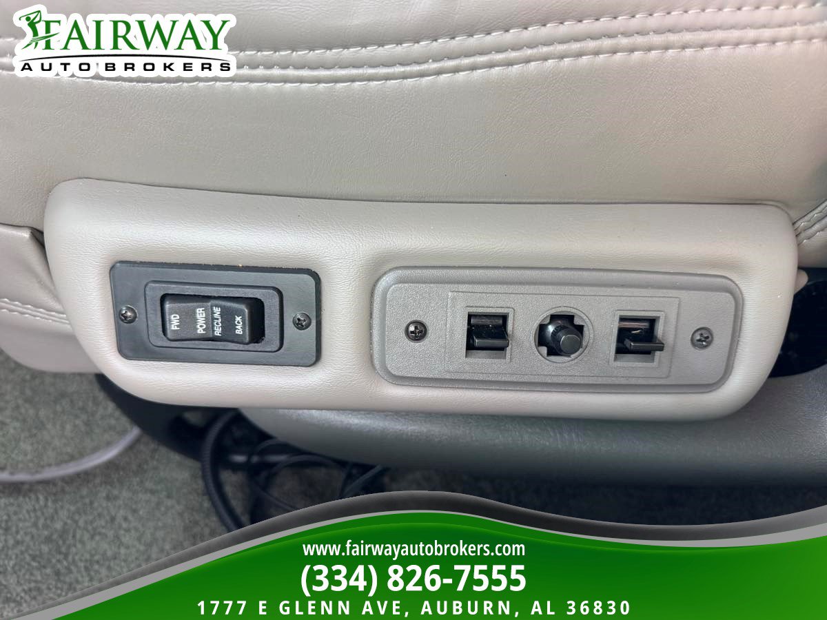 Used 2018 GMC Savana 2500 w/ Enhanced Convenience Package RWD image 16