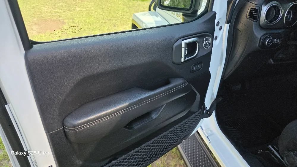 Used 2021 Jeep Gladiator Overland w/ Safety Group AWD/4WD image 21