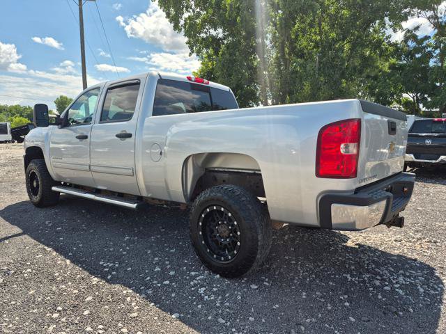 Used 2010 Chevrolet Silverado 2500 LT w/ Interior Plus Package AWD/4WD image 6