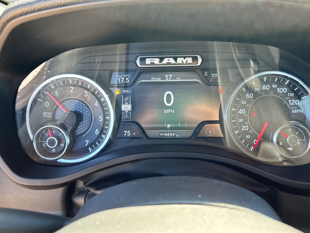 Used 2025 RAM 1500 Laramie AWD/4WD image 16