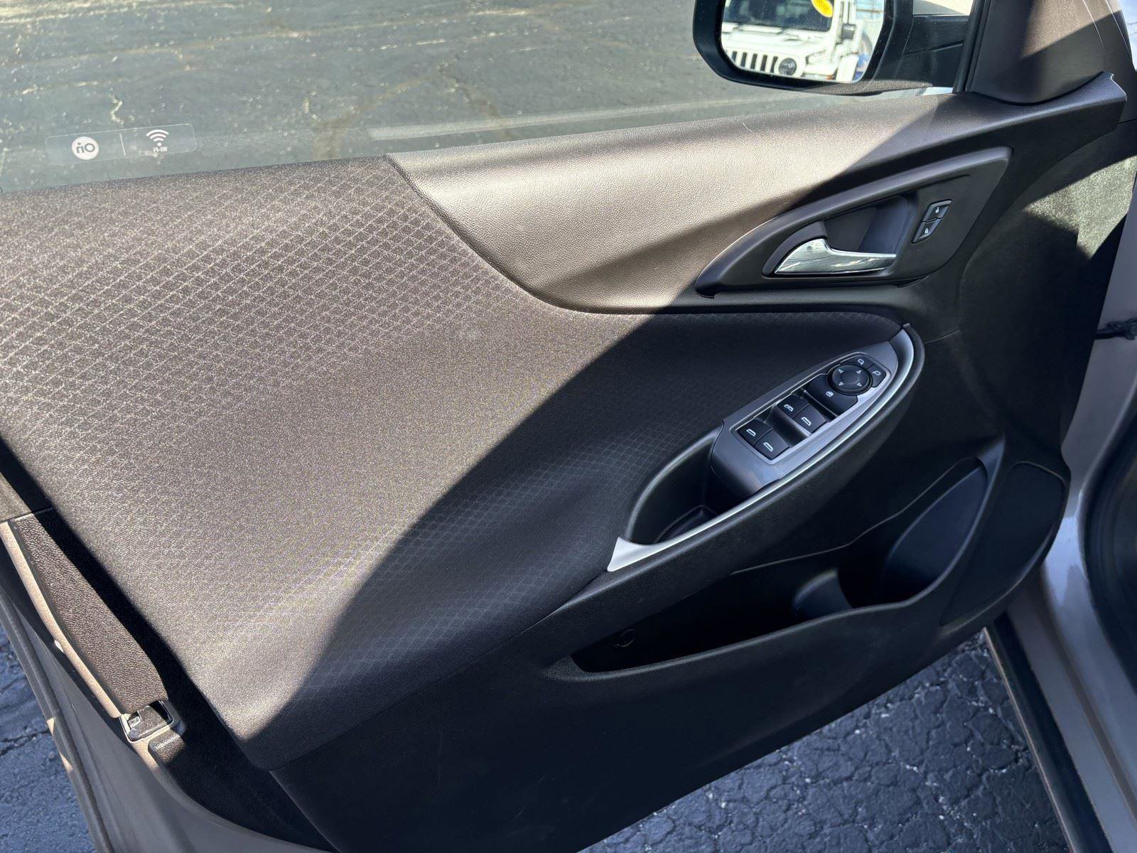 Used 2024 Chevrolet Malibu LT image 13