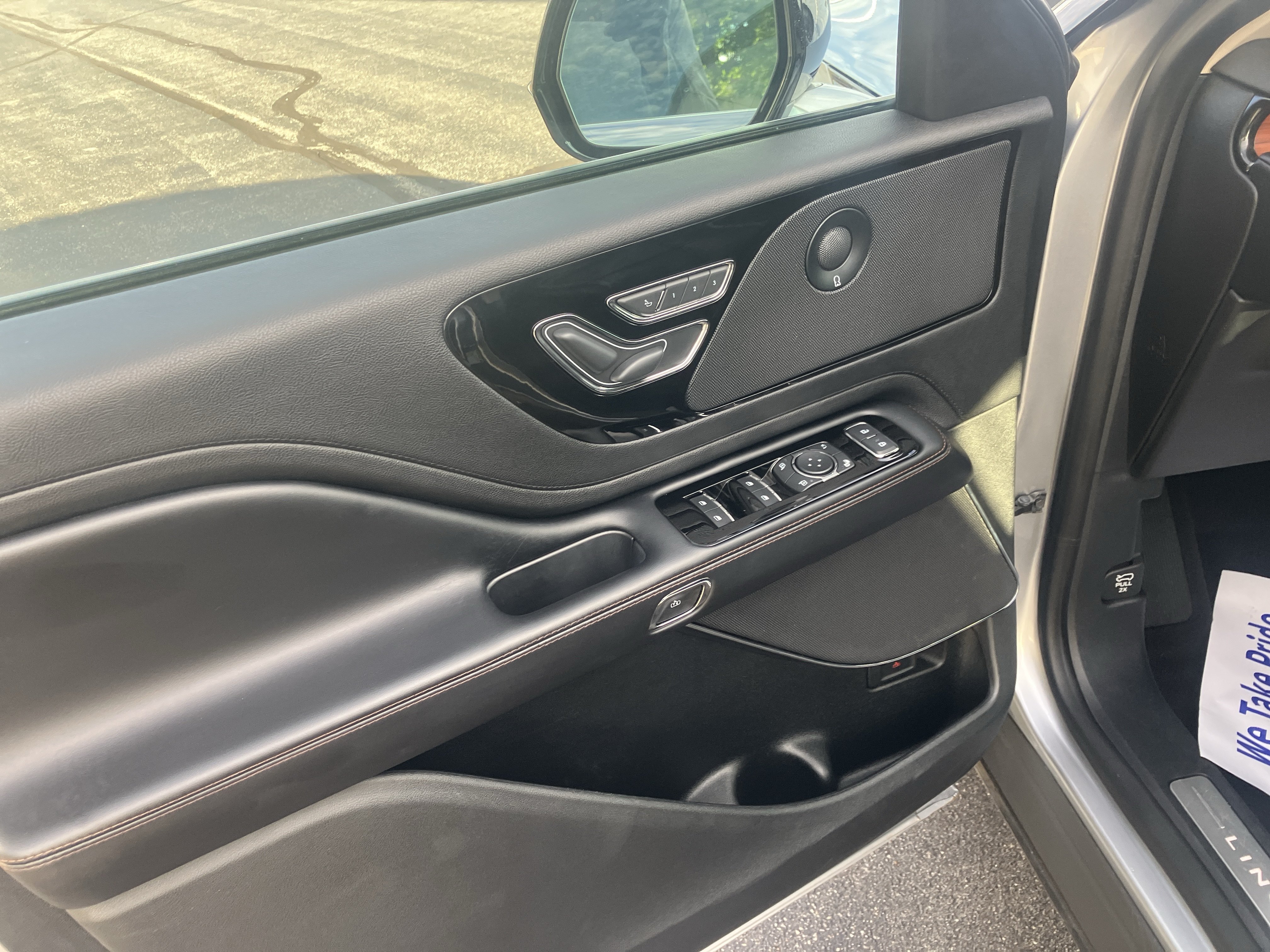Used 2020 Lincoln Aviator Grand Touring w/ Elements Package Plus AWD/4WD image 18