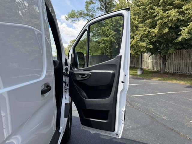 Used 2025 Mercedes-Benz Sprinter 2500 image 19