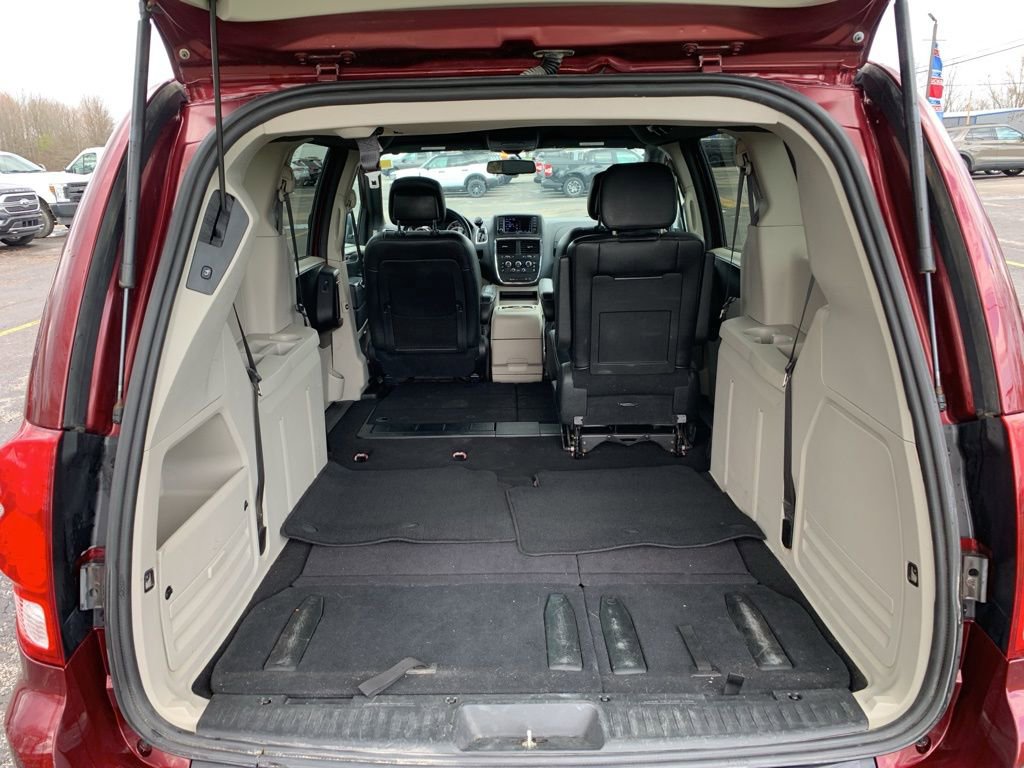 Used 2018 Dodge Grand Caravan SXT image 6