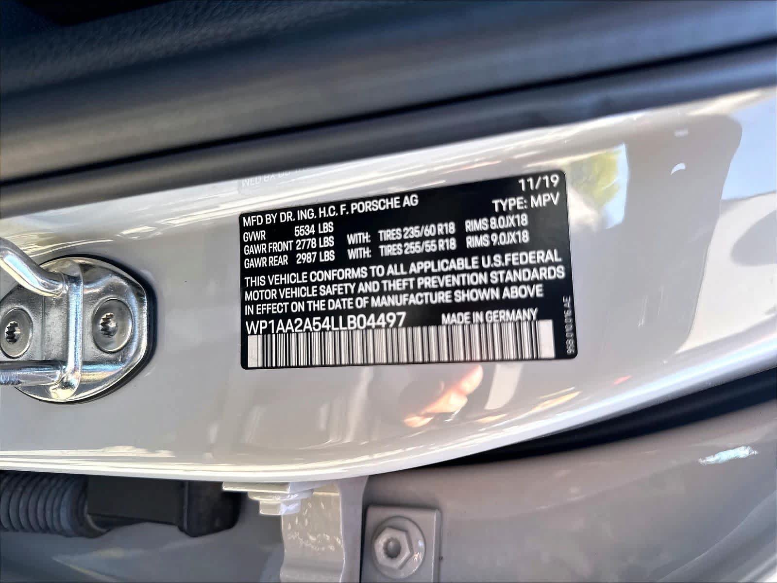 Used 2020 Porsche Macan AWD/4WD image 35