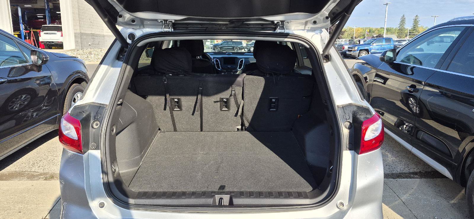 Used 2019 Chevrolet Equinox LT w/ Driver Convenience Package AWD/4WD image 5
