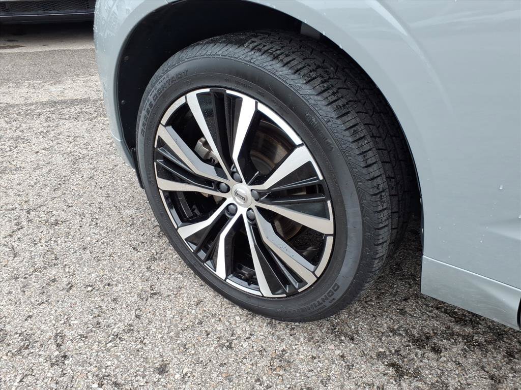 Certified 2024 Volvo XC60 B5 Plus w/ Climate Package AWD/4WD image 9