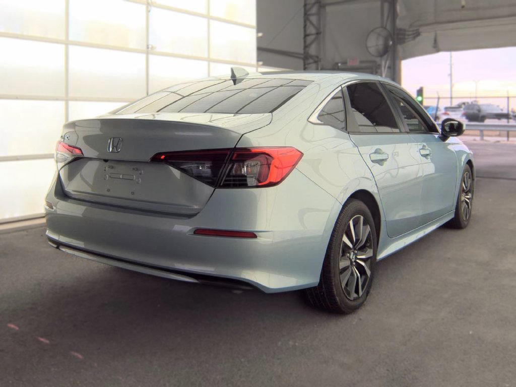 Used 2022 Honda Civic EX image 2