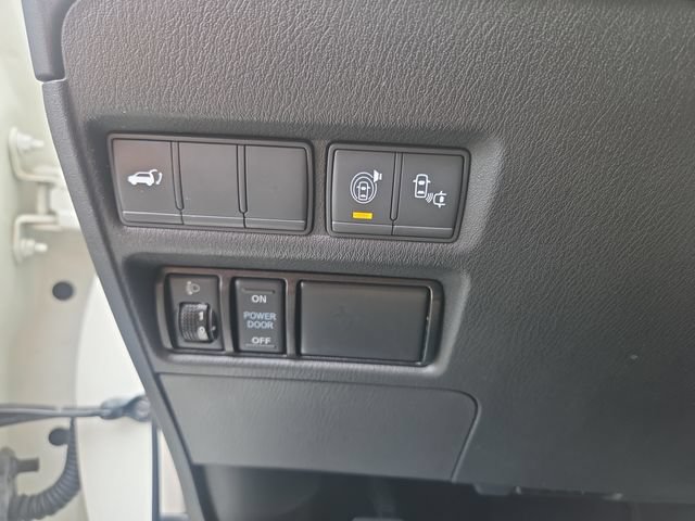 Used 2017 Nissan Armada Platinum w/ Captain Seat Package AWD/4WD image 18