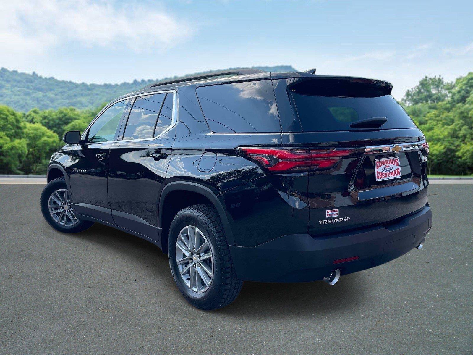 Used 2023 Chevrolet Traverse LT FWD image 23