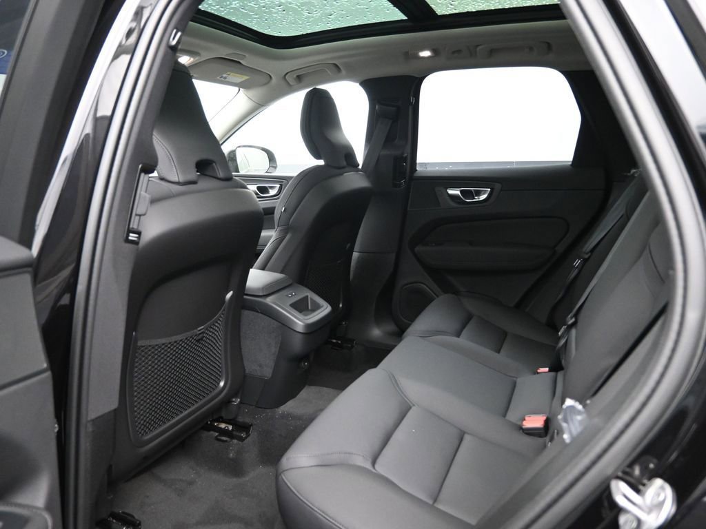 New 2026 Volvo XC60 B5 Plus w/ Protection Package Premier image 24