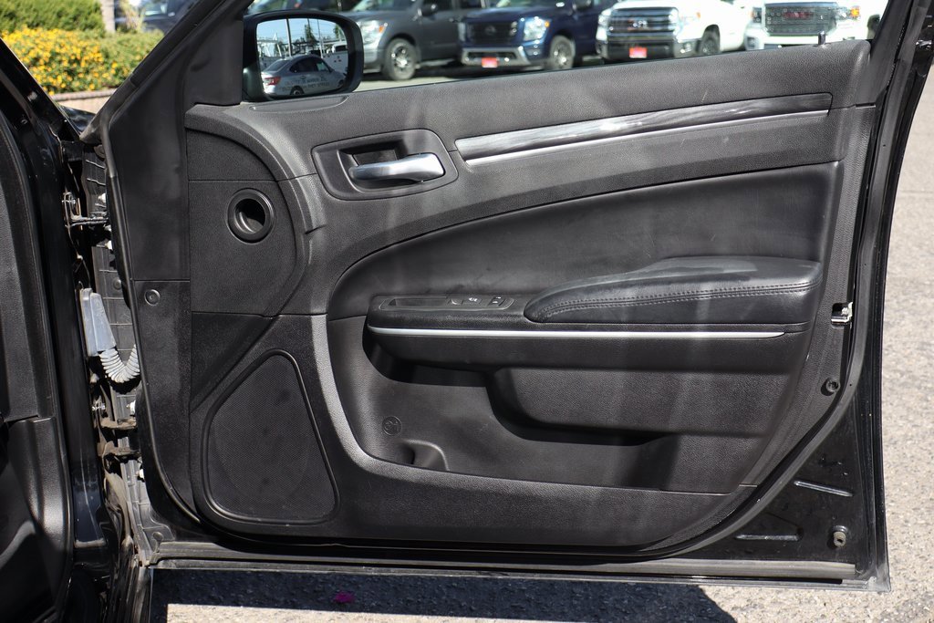 Used 2022 Chrysler 300 Touring image 41