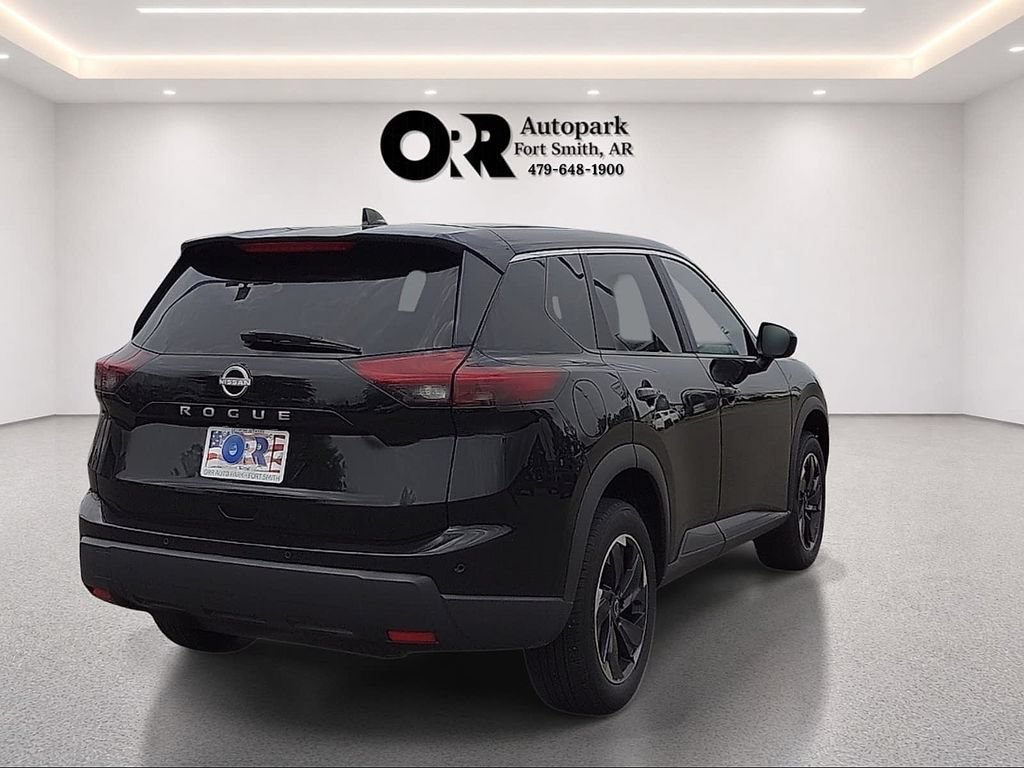 Used 2025 Nissan Rogue SV FWD image 5