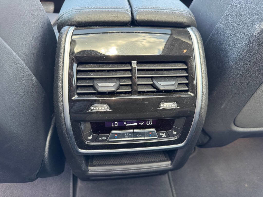 Used 2024 BMW X7 xDrive40i image 37