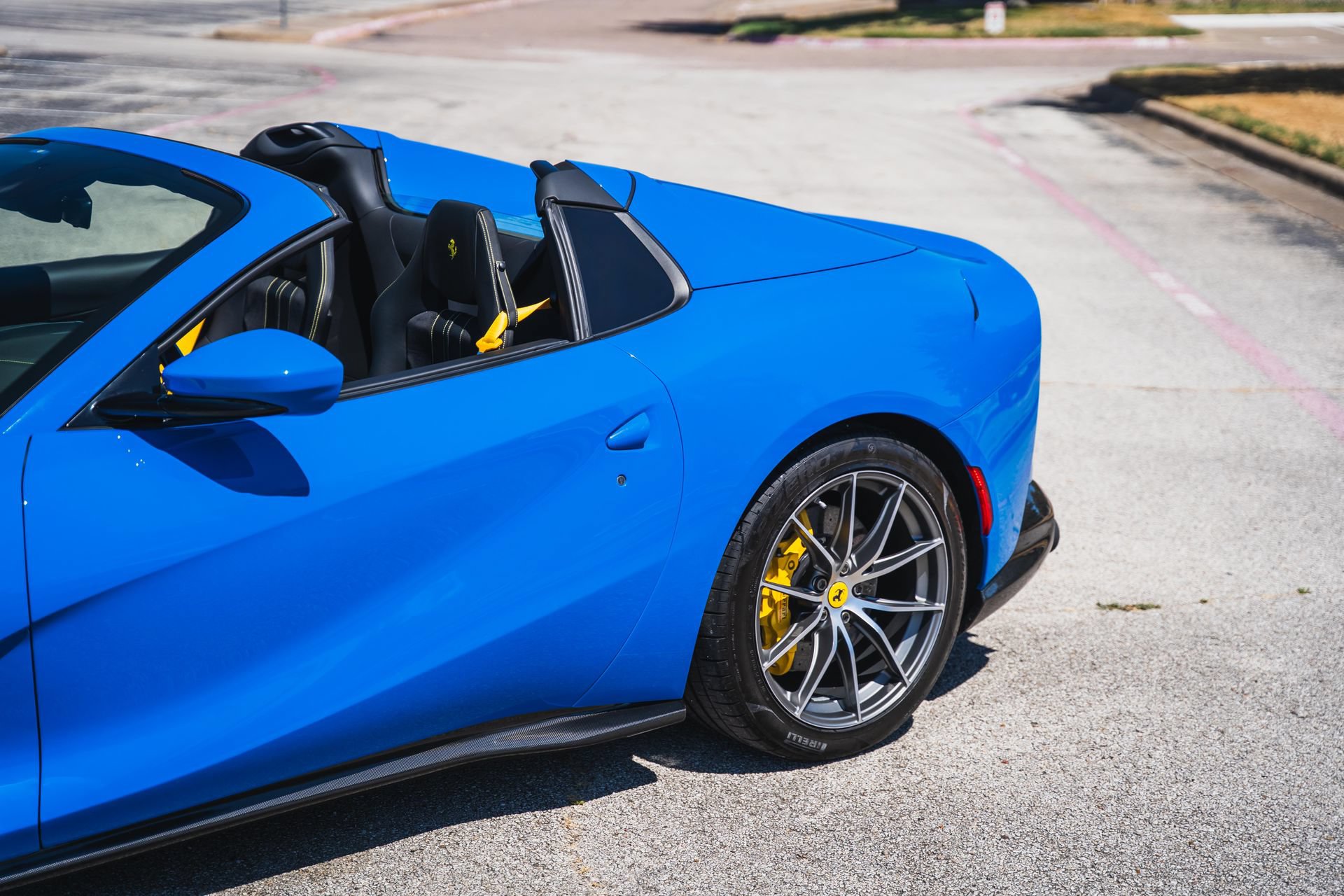 Used 2022 Ferrari 812 GTS RWD image 31