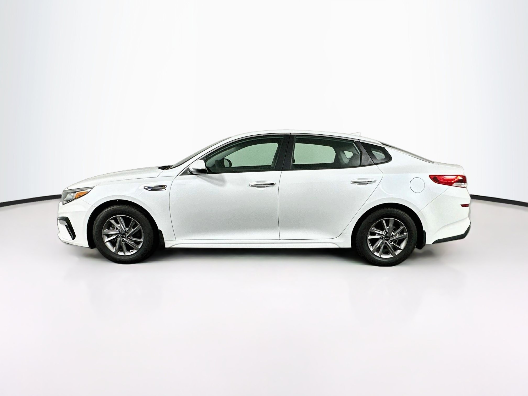 Used 2020 Kia Optima LX FWD image 4