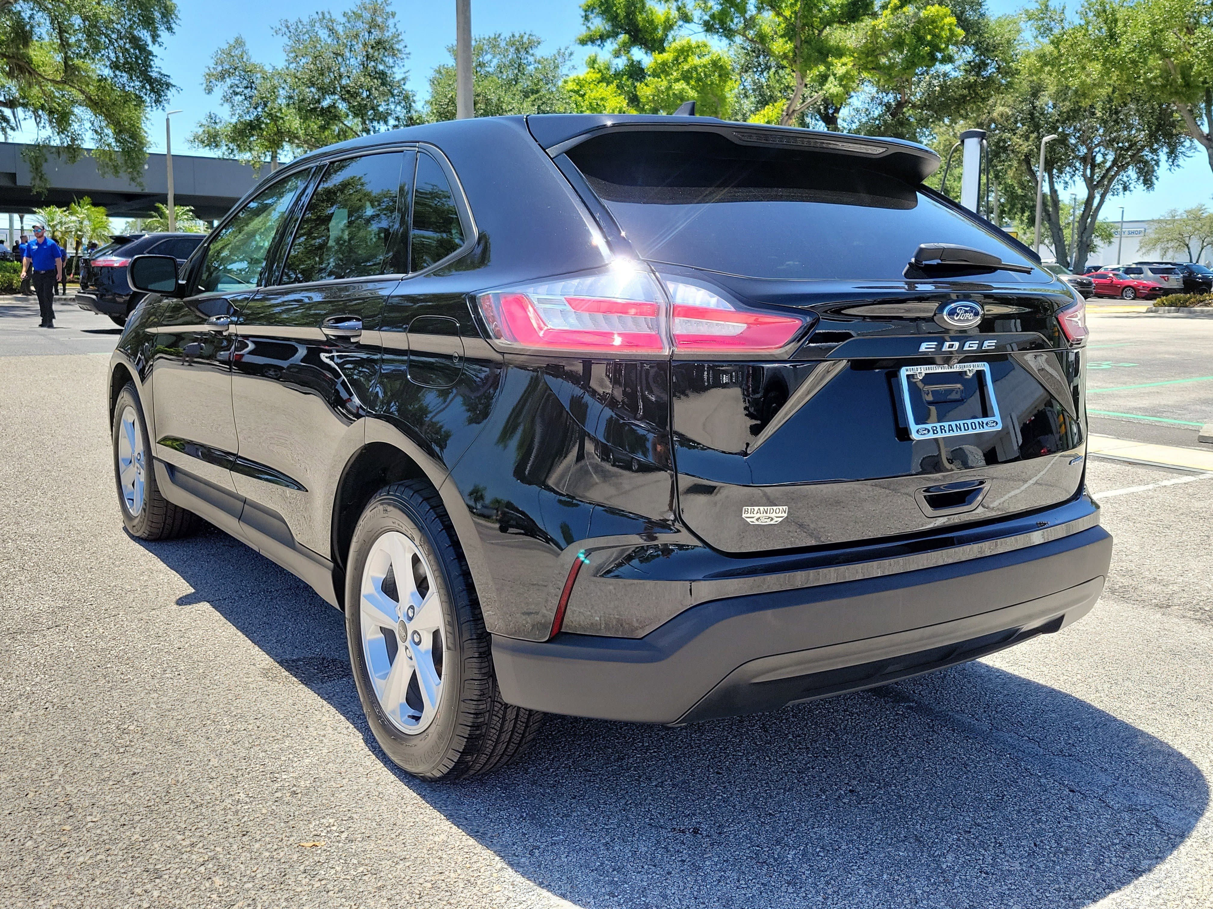 Certified 2024 Ford Edge SE image 7