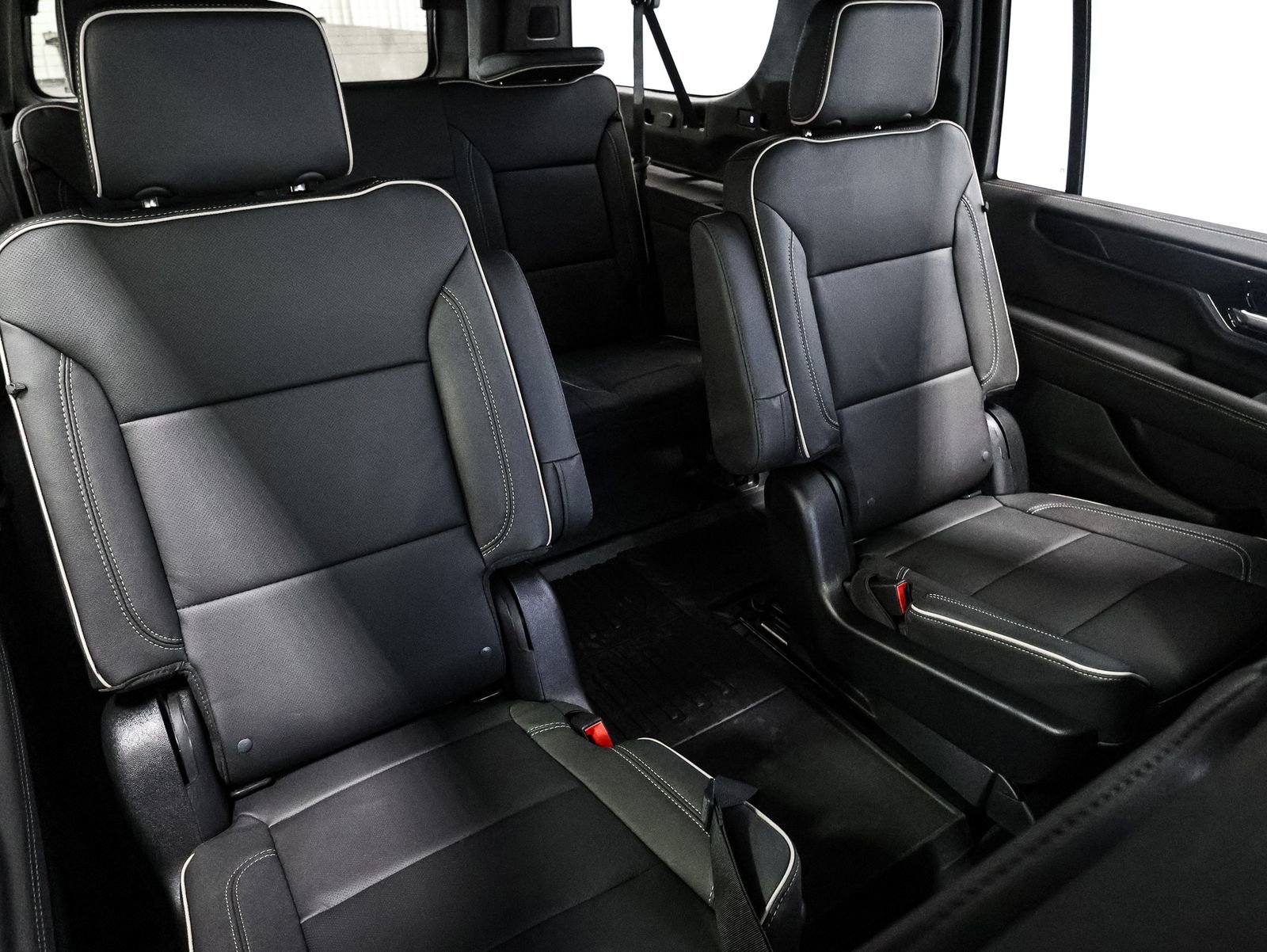 New 2026 GMC Yukon XL Elevation w/ LPO, Floor Liner Package image 24