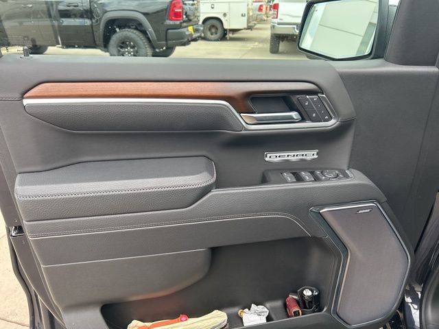 Used 2025 GMC Sierra 1500 Denali AWD/4WD image 9