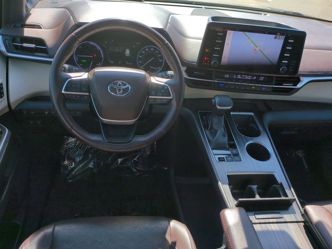 Used 2022 Toyota Sienna Platinum image 32