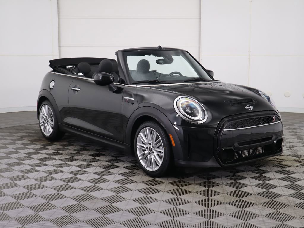 Used 2023 MINI Cooper S image 3