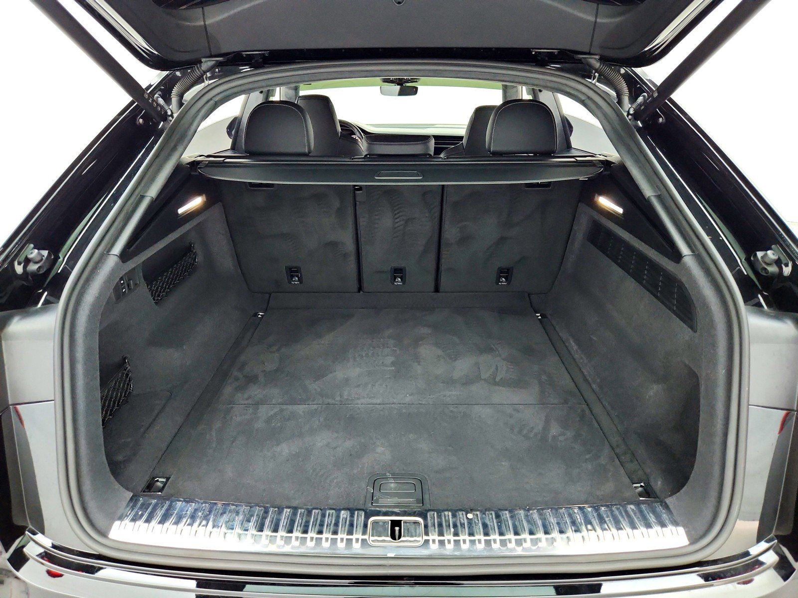 Used 2023 Audi SQ8 Prestige image 29