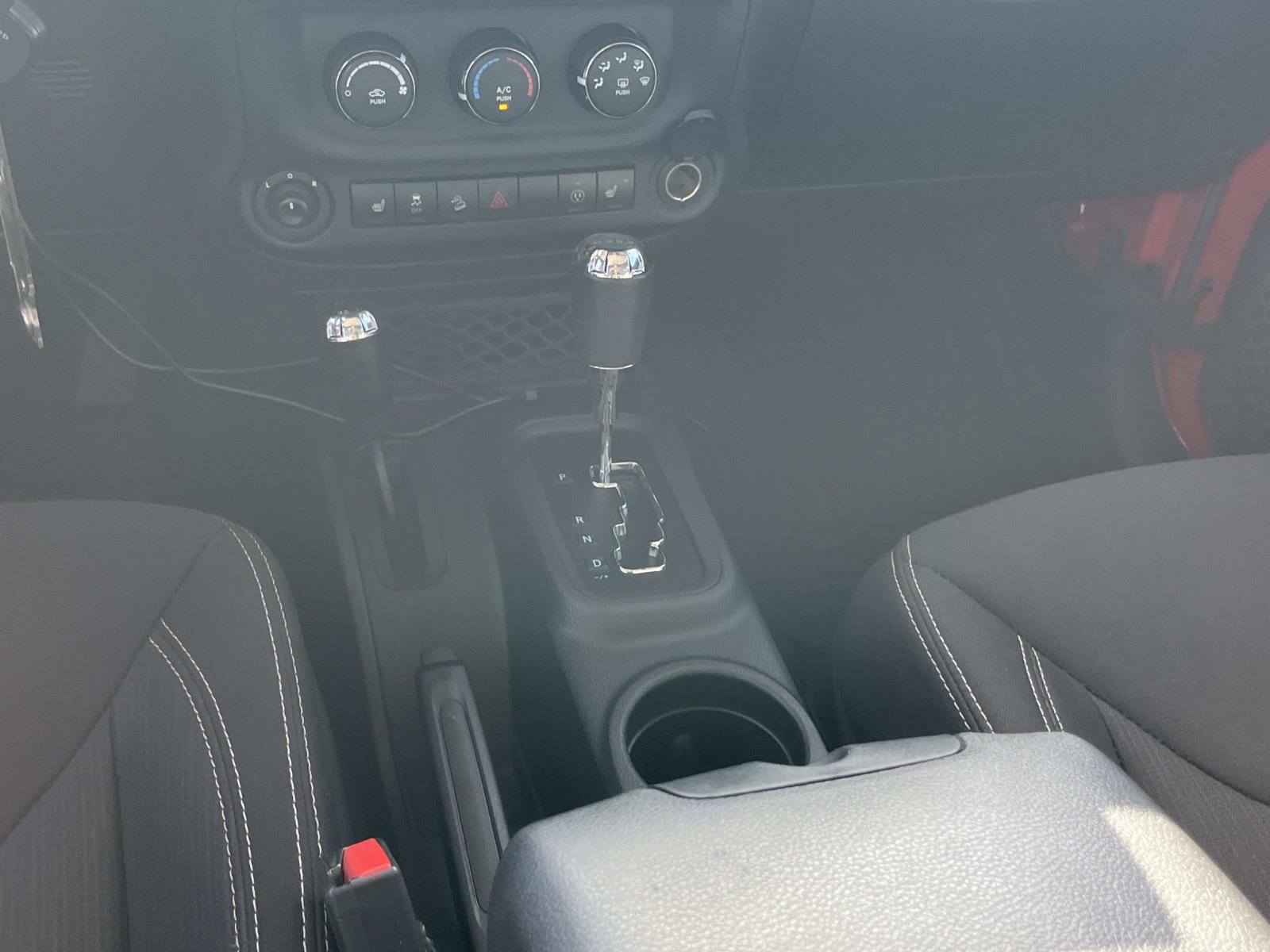 Used 2017 Jeep Wrangler Unlimited Rubicon w/ Cold Weather Group image 14