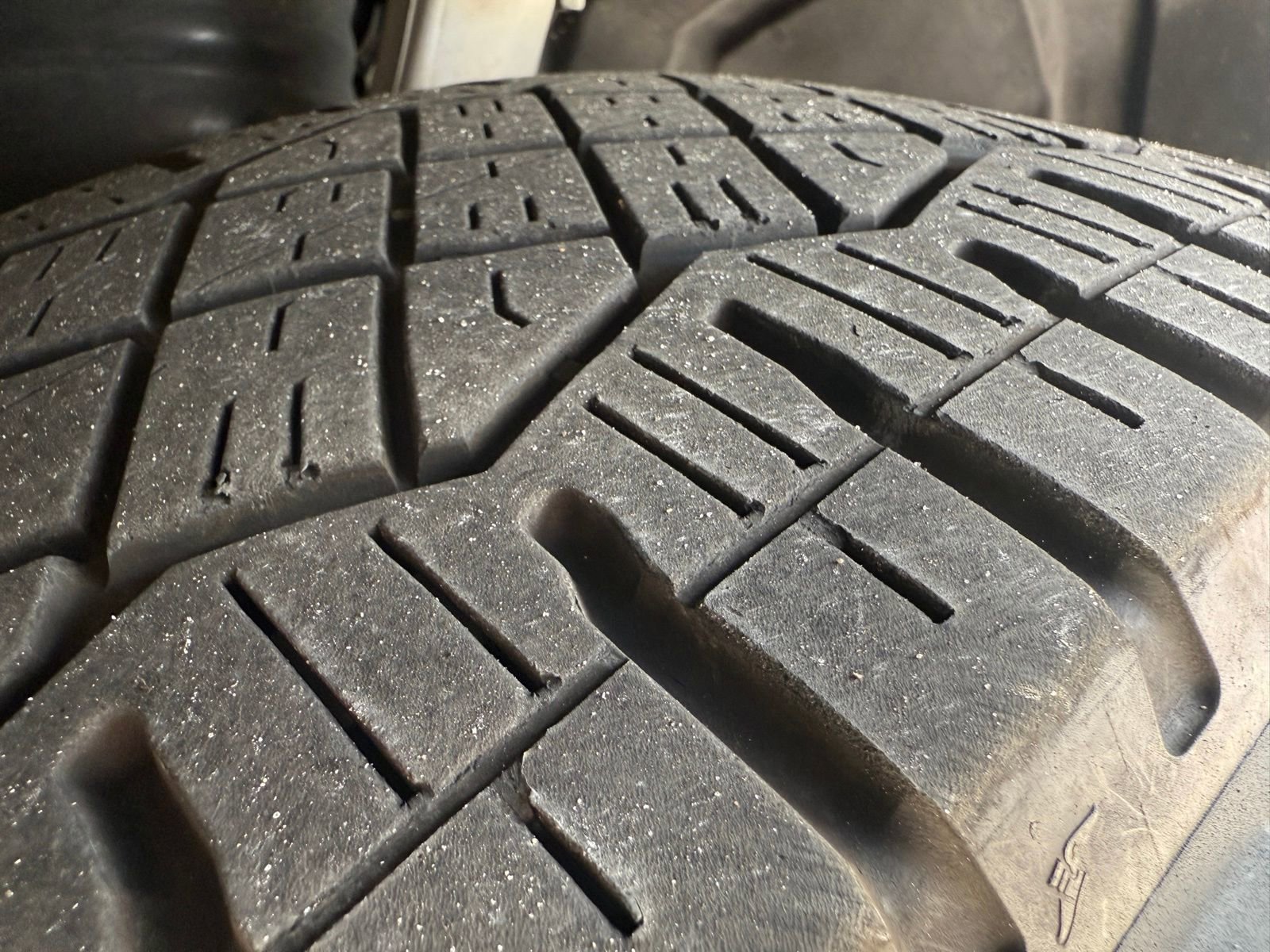 Used 2024 Tesla Cybertruck AWD Crew Cab image 29