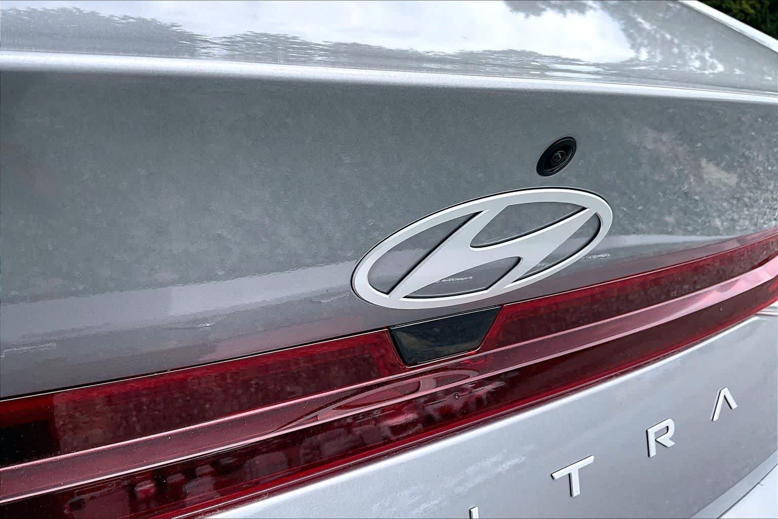 Used 2026 Hyundai Elantra SE FWD image 30