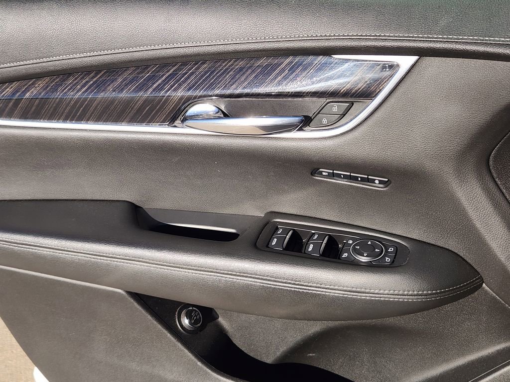 Used 2020 Cadillac XT6 Premium Luxury image 28